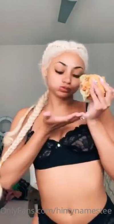 🔥 u get hundreds of bitches probably thousands idont even kno lol its alot of shit terabytes