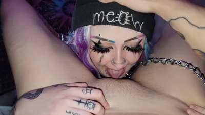 I think it's adorn how she chained me to her leg knowing she's in charge here 🥴