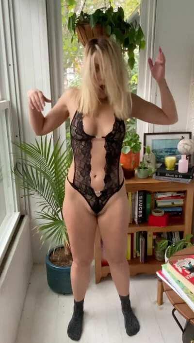 As it turns out, you can “jump” out of a jumpsuit 😏😘