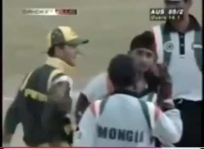 Ricky Ponting, the Australian legend, offering words of encouragement to a 19-year-old Harbhajan Singh. Today when Kohli did it, everyone started crying including our own people. Hypocrites, why do we always like to get bullied and in inferiority ?