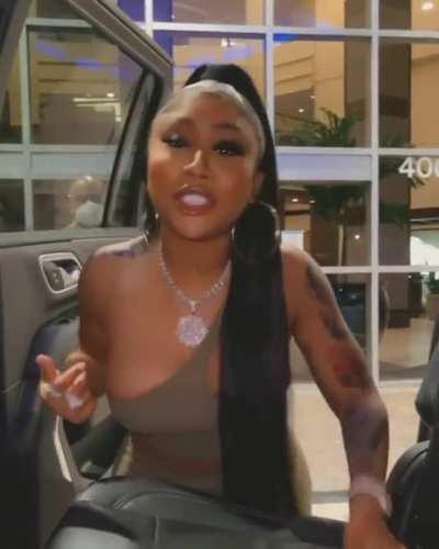 SHE IS SOOOOOO DAMN FINE