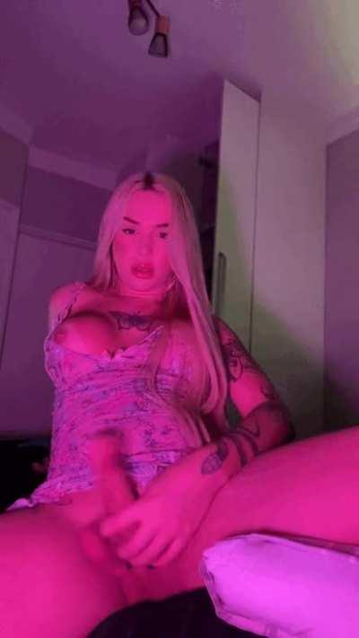 Say MOMMY if you would accept my nudes 😈