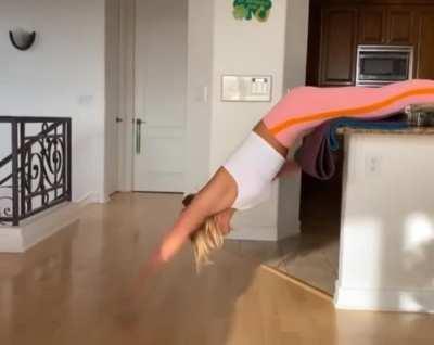 Next level home workout by competitive swimmer Yuliya Yefimova