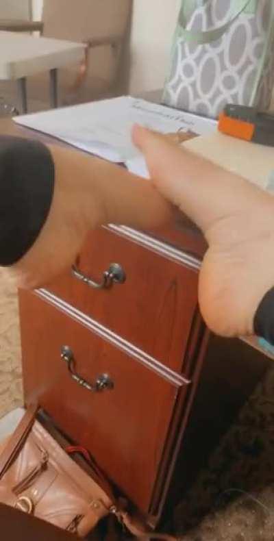 My feet are aching in my office... cum lick them daddy 🤍