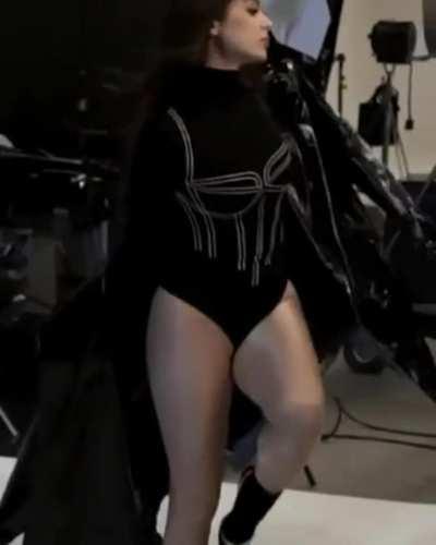 Look at those thighs