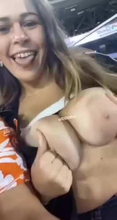 Had some fun at the baseball game⚾️ [GIF]