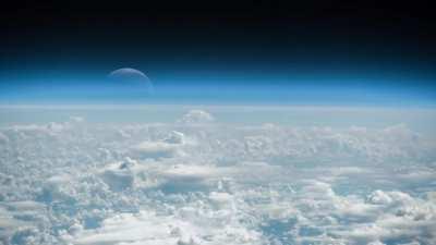 Orbital moonset recorded on the ISS