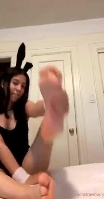 Ohstrawburry feet
