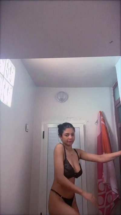 I'm home alone.. please cum over