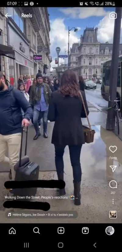 People are barely noticing her 