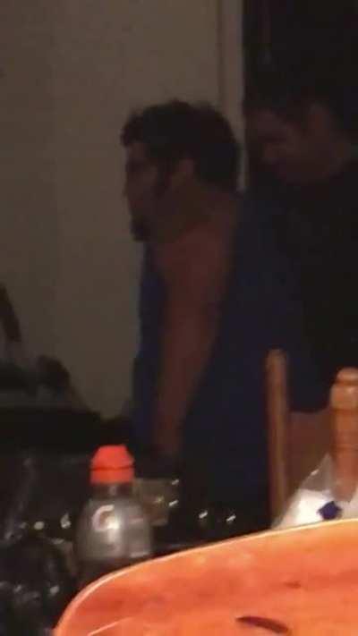 Trying to curl a full 5 gallon container with a detachable handle