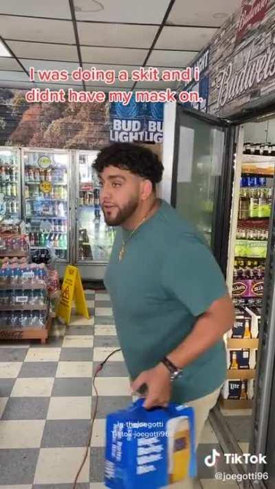 Man calls out &ldquo;Karen&rdquo; but is actually in the wrong...