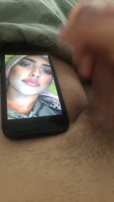 Will von irgendwem die Kopftuch Mutter Tribute schreibt mir wenn ich eure Mutter Tributen soll