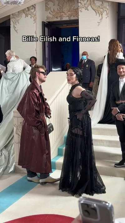 her met gala outfit from the back