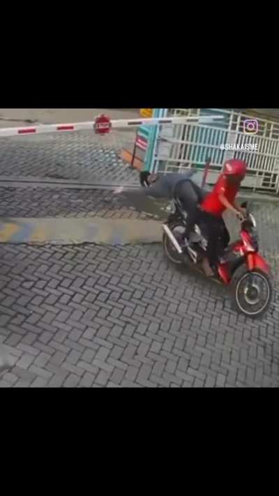 “Dari Seluruh Surga dan Bumi, Aku Sendiri yang Terhormat”