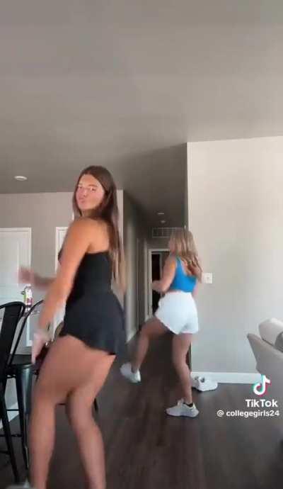 What is @ of the girl on left? 