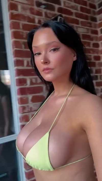 Her money does jiggle jiggle