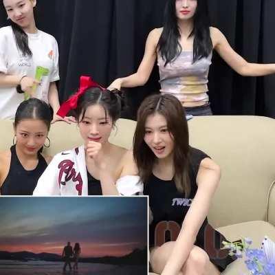 Dahyun and Sana's reactions when they see the man in the 