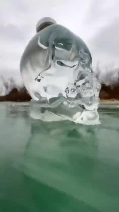 The Skuttle, the one who coldly slides into eternity