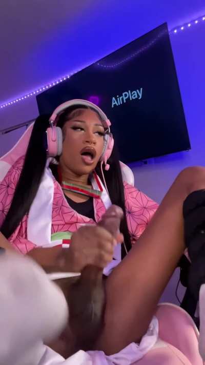 What y’all like more trans women that be outside lit or that trans that be inside/nerdy