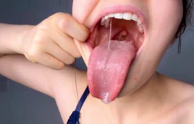 Fill in my wide mouth….. 😩😩😈