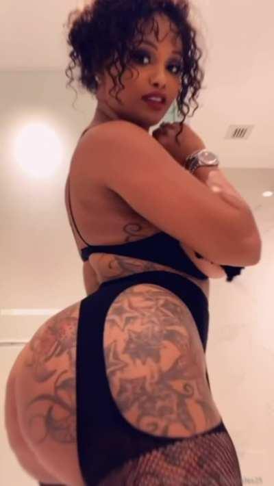 Ebony masters of ass shaking