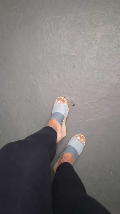 Happy Thursday my little worms.