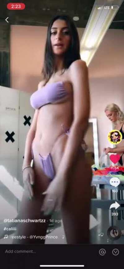 We need more gorgeous Jewish girls