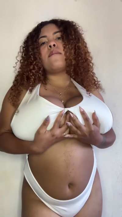 I might be a bit small but I do have big milkers