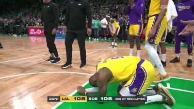 [Highlight] Lebron James is enraged and on one knee after not getting a foul call at the end of the game and the game goes into overtime after a clear foul