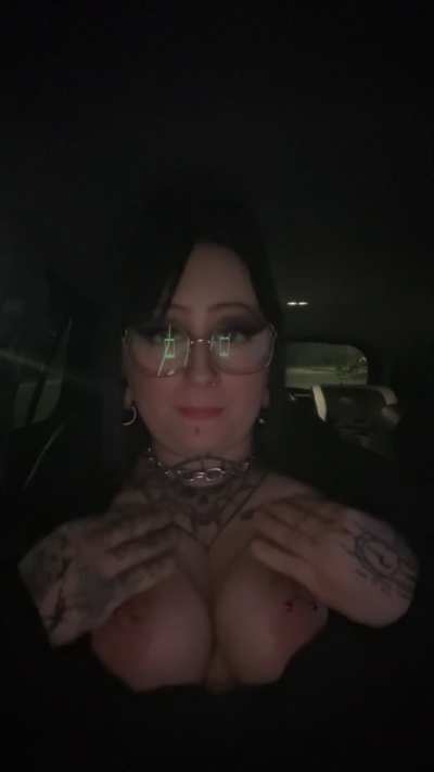 This cold, my nipples, 🥶