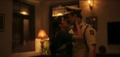 Sonali Kulkarni..Ya Vayaat Pan..Vivek Oberoi la Kiss Detey..Ajun barch kahi..Lusty tone aika tichi💦💦💦💦