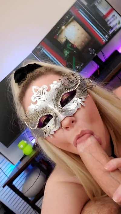 He's packing way more than a Mozambique. 🤪🎮 ((Sound on to hear those buttons mashing, filmed by me))