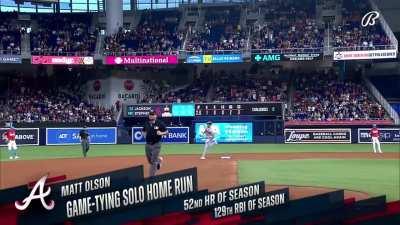 [Highlight] [Highlight] Matt Olson hits home run #52, the most in Braves history.