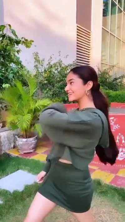 Anushka sen old deleted video, watch closely!