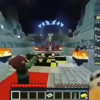 Spanish Minecraft youtuber screaming