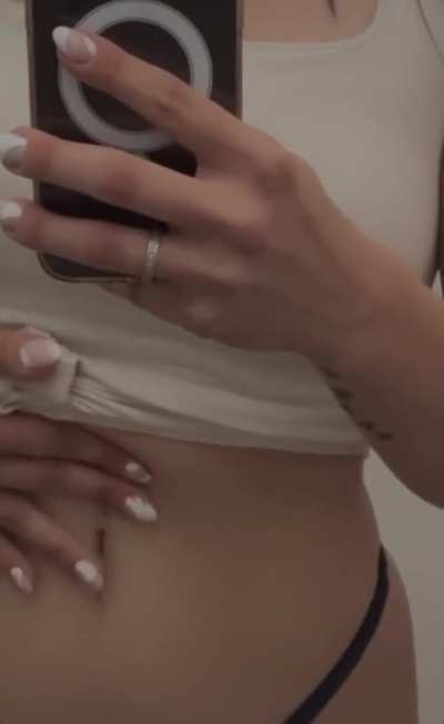 navel fingering girl