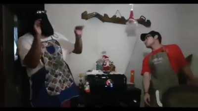 Atrevete versión dylantero y un poco del moai (pa mi el moai lo hace re gracioso xd)