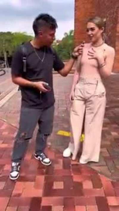 Tipico Gomelos Colombianos...Mientras 22 millones Comen solo 2 veces al dia...