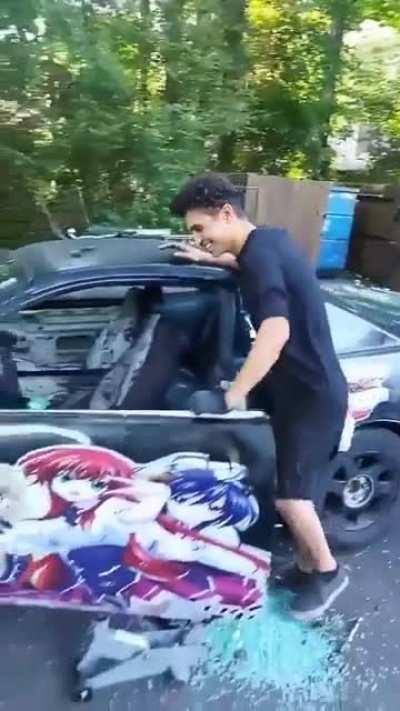Hentai obsessed youtuber gets his car windows smashed