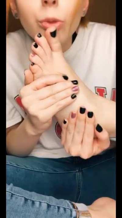 Sloppy self worship 🦶🏻😏