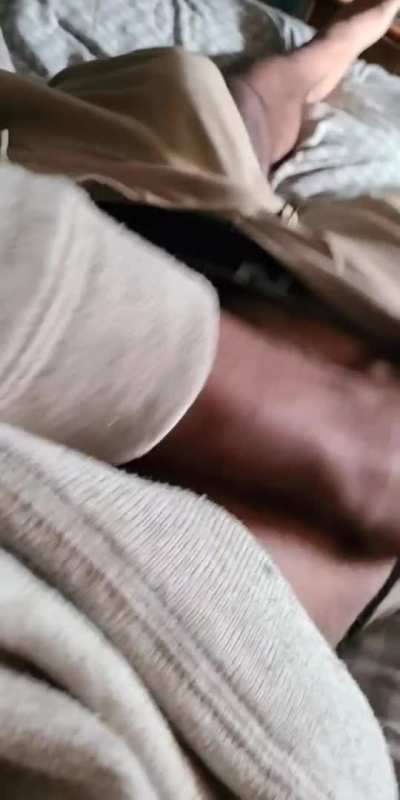 Wake up and wiggle your toes on my dick! 🤫