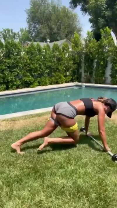 Sommer working out (From Instagram, 2023)