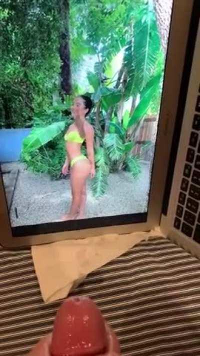 [reddit] Love blasting her