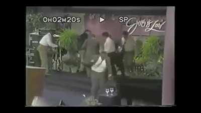 Incredible footage of crowd becoming pneuma all at once (sound on)