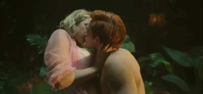RiverdaleKissing - Video #4192