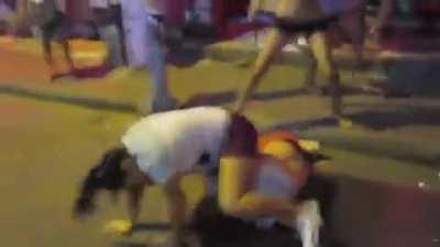 Stronk asian waman 💪💪💪 vs cringe west*id 🤮🤮🤮