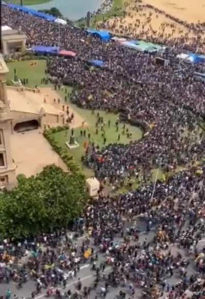 Based Sri Lankans 😲😲😎.