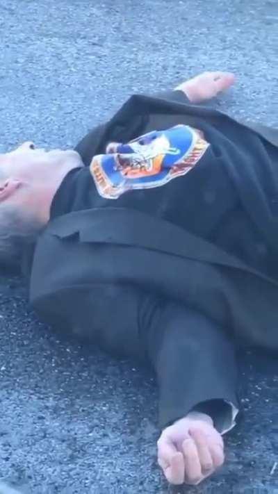 12 hollowpoints and 15 seconds to handle business, people still complained cop shot him too many times 🙄 which is fair, should've just domed him after 5