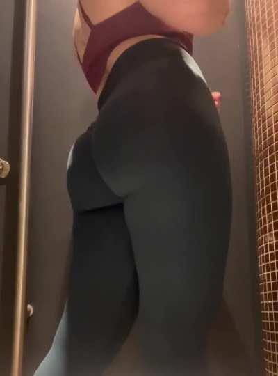 My ass is so big in these pants!